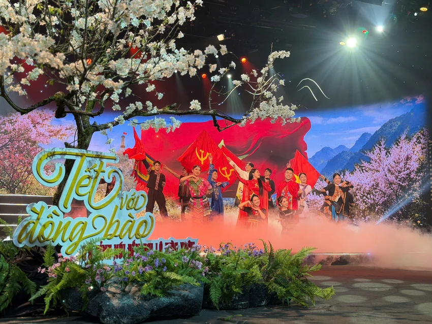 tet-voi-dong-bao-2026-tu-dinh-nui-den-dai-lo-mua-xuan.jpg