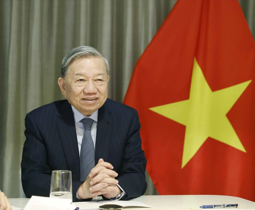 vna-potal-tong-bi-thu-to-lam-dien-dam-voi-thuong-nghi-sy-hoa-ky-bill-hagerty-859807519-11-24-12.jpg