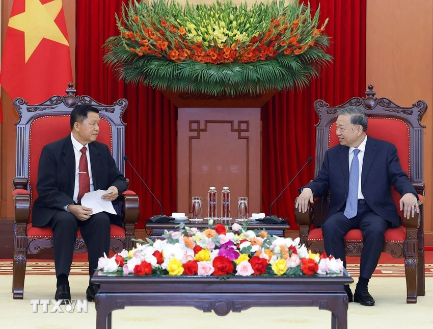 tong-bi-thu-to-lam-tiep-doan-dai-bieu-cap-cao-bo-cong-an-lao.jpg