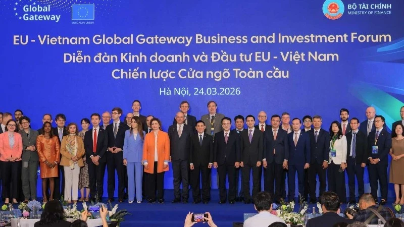 de-nghi-thuc-day-doanh-nghiep-eu-dau-tu-vao-trung-tam-tai-chinh-tp-hcm-.jpg