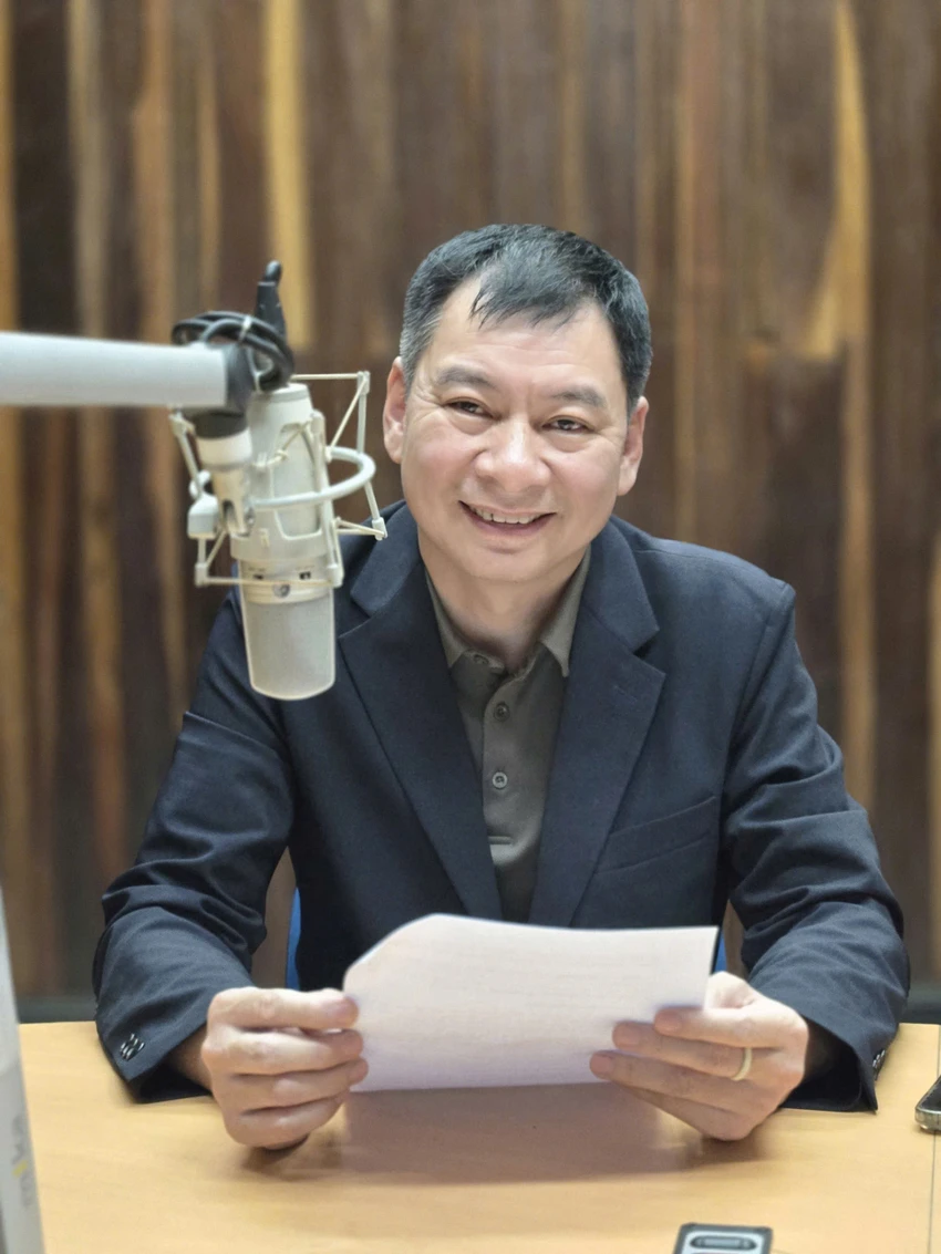 bi-thu-chu-tich-tinh-len-song-doi-thoai-truc-tiep-voi-nguoi-dan-1.jpg