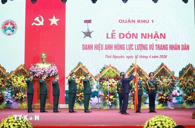 tong-bi-thu-chu-tich-nuoc-to-lam-cham-lo-xay-dung-luc-luong-vu-trang-quan-khu-1-vung-manh-toan-dien-1.jpg