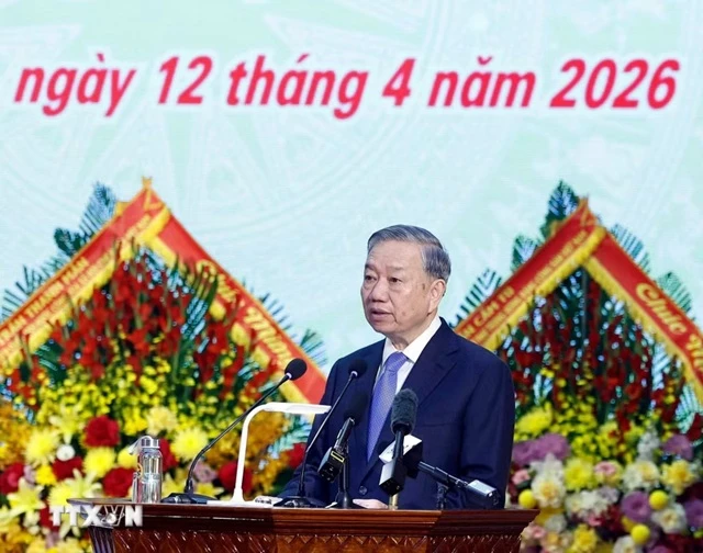 tong-bi-thu-chu-tich-nuoc-to-lam-cham-lo-xay-dung-luc-luong-vu-trang-quan-khu-1-vung-manh-toan-dien-2.jpg