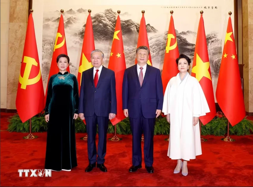 tong-bi-thu-chu-tich-nuoc-to-lam-hoi-dam-voi-tong-bi-thu-chu-tich-trung-quoc-tap-can-binh.png
