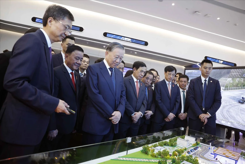 tong-bi-thu-chu-tich-nuoc-tham-trung-tam-ung-dung-ai-trung-quoc-asean-2.jpg