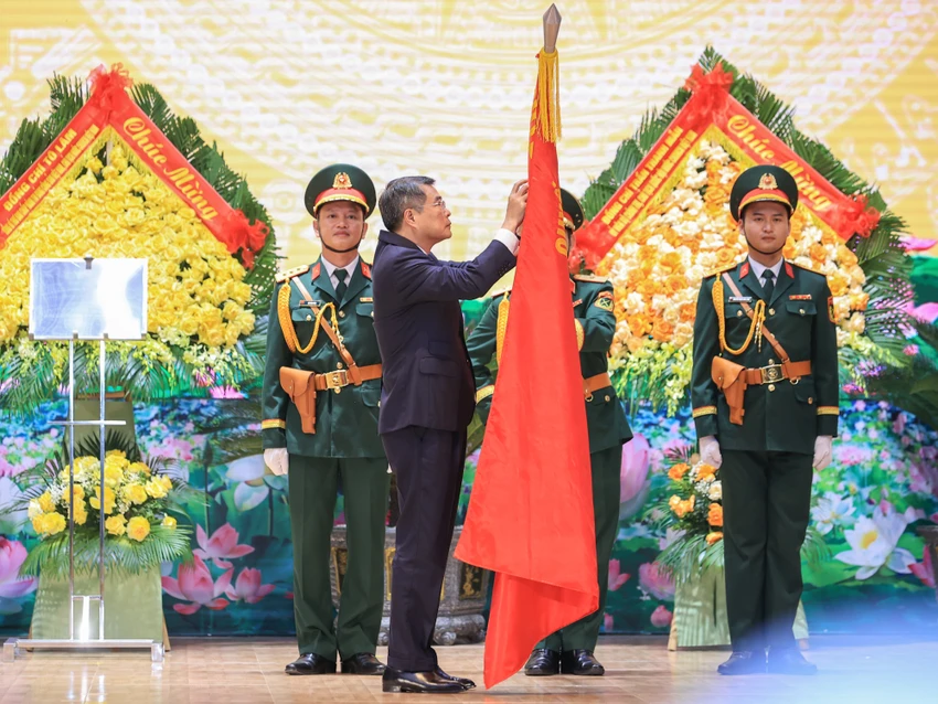 thu-tuong-luc-luong-vu-trang-quan-khu-4-can-xay-dung-tinh-gon-manh--2.jpg