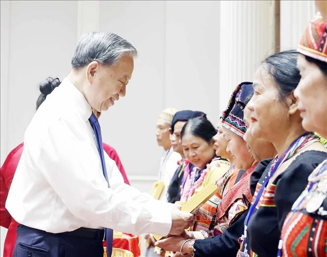 tong-bi-thu-chu-tich-nuoc-to-lam-giu-duoc-van-hoa-la-giu-duoc-goc-re-phat-trien-3.jpg