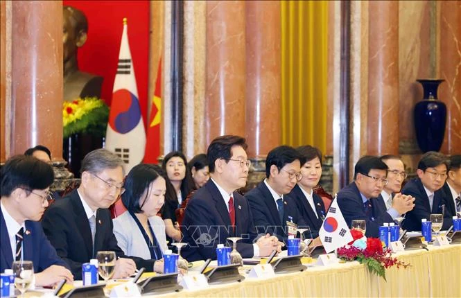 Tong-bi-thu-chu-tich-nuoc-de-nghi-han-quoc-ho-tro-viet-nam-phat-trien-nganh-cong-nghiep-van-hoa--2.jpg
