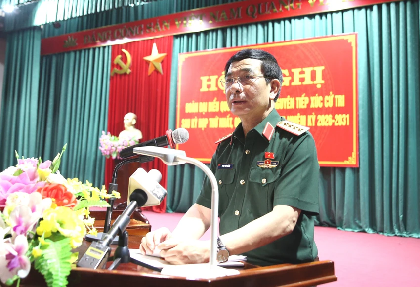dai-tuong-phan-van-giang-tiep-xuc-cu-tri-tinh-thai-nguyen2.jpg