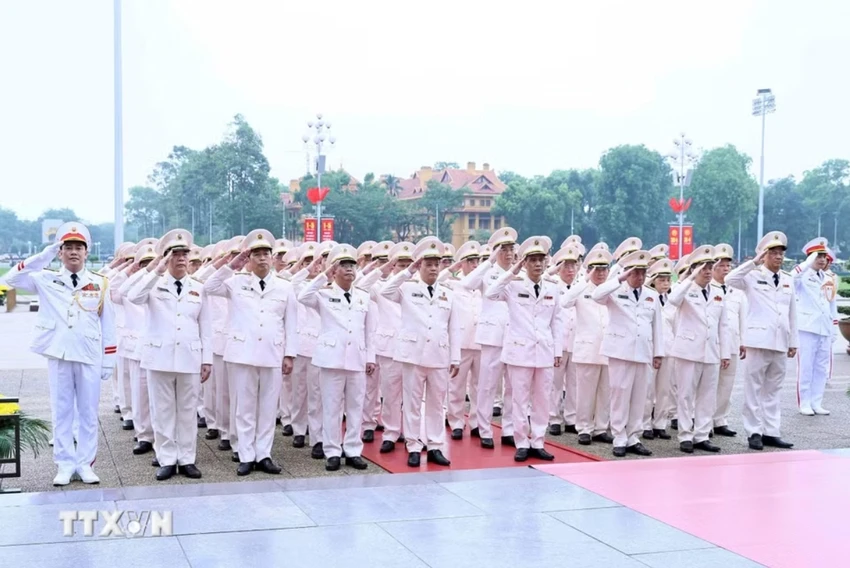 lanh-dao-dang-nha-nuoc-vao-lang-vieng-chu-tich-ho-chi-minh-4.jpeg