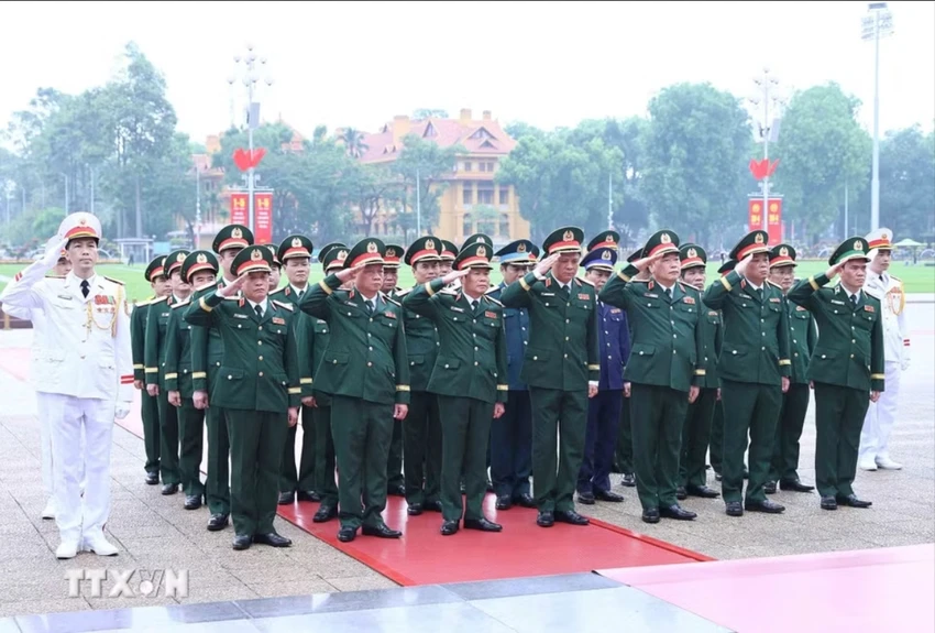 lanh-dao-dang-nha-nuoc-vao-lang-vieng-chu-tich-ho-chi-minh-5.jpeg