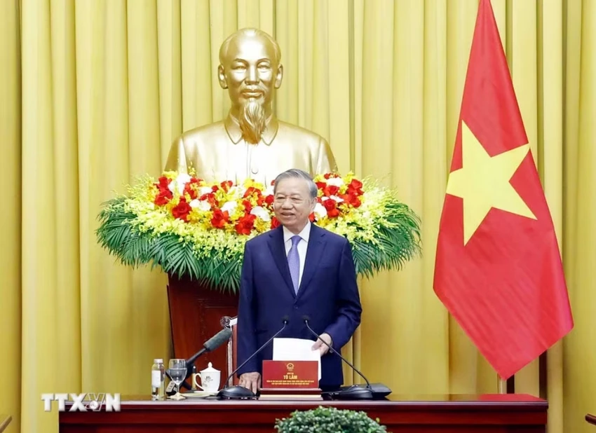 tong-bi-thu-chu-tich-nuoc-to-lam-chu-tri-le-trao-quyet-dinh-bo-nhiem-cho-5-dai-su.jpeg
