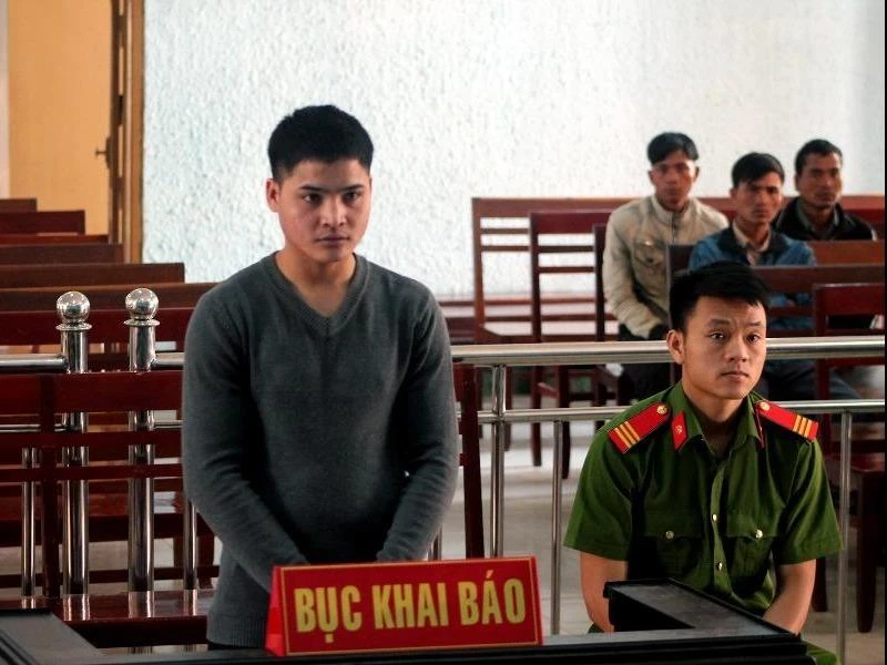 Bị cha mắng, nghịch tử đánh chết cha