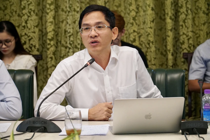PGS.TS Hoàng Công Gia Khánh. Ảnh: BẢO PHƯƠNG PGS.TS Hoàng Công Gia Khánh. Ảnh: BẢO PHƯƠNG