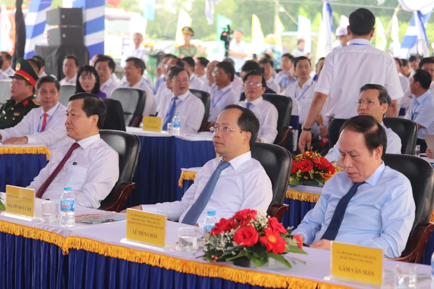 Cao tốc Bắc - Nam giai đoạn 2: Thủ tướng Chính phủ Phạm Minh Chính chính thức bấm nút khởi công ảnh 18 Cao tốc Bắc - Nam giai đoạn 2: Thủ tướng Chính phủ Phạm Minh Chính chính thức bấm nút khởi công ảnh 18