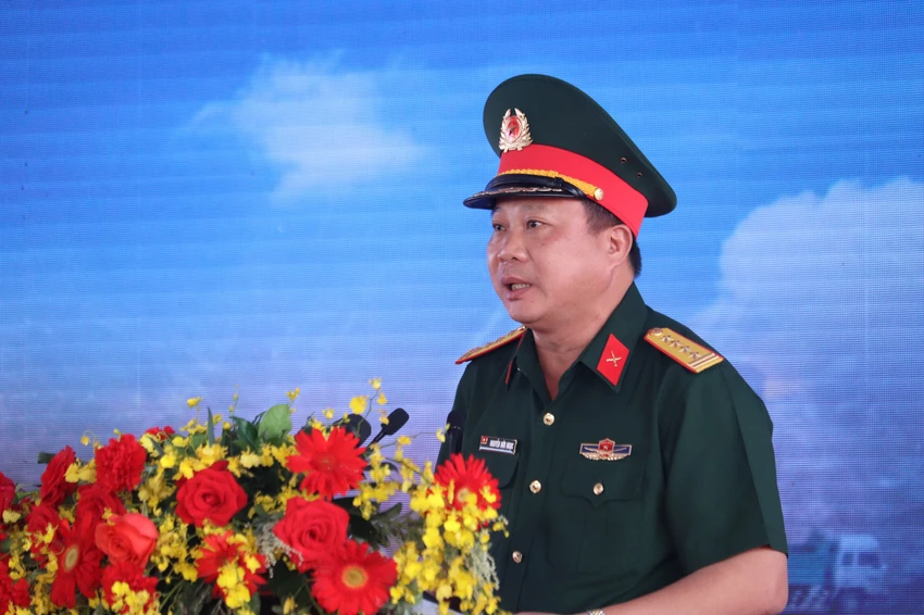 Đại tá Nguyễn Hữu Ngọc, Tư lệnh Binh đoàn 12, Tổng Giám đốc Tổng Công ty Xây dựng Trường Sơn. Ảnh: CHÂU ANH Đại tá Nguyễn Hữu Ngọc, Tư lệnh Binh đoàn 12, Tổng Giám đốc Tổng Công ty Xây dựng Trường Sơn. Ảnh: CHÂU ANH
