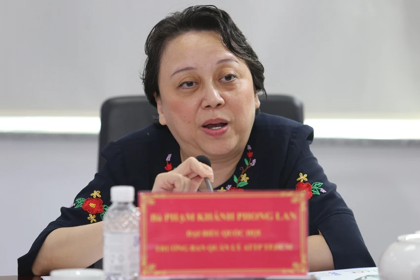 Bà Phạm Khánh Phong Lan, ĐBQH, Trưởng ban Quản lý An toàn thực phẩm TP.HCM Bà Phạm Khánh Phong Lan, ĐBQH, Trưởng ban Quản lý An toàn thực phẩm TP.HCM