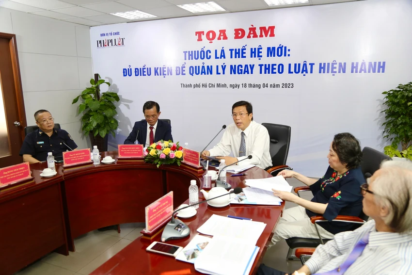 Toàn cảnh toạ đàm "Thuốc lá thế hệ mới: Đủ điều kiện để quản lý ngay theo luật hiện hành" Toàn cảnh toạ đàm "Thuốc lá thế hệ mới: Đủ điều kiện để quản lý ngay theo luật hiện hành"