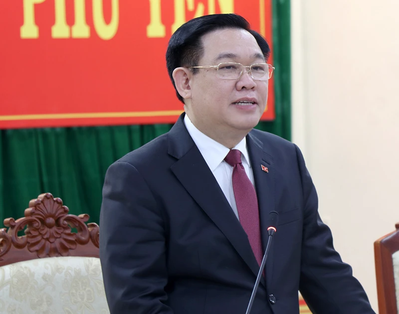 phu-yen-chu-tich-quoc-hoi-vuong-dinh-hue.jpg