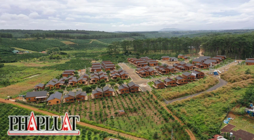 Làn sóng hiến đất làm đường, phân lô, tách thửa từng gây cơn sốt đất một thời ở tỉnh Lâm Đồng. Ảnh minh họa: VÕ TÙNG Làn sóng hiến đất làm đường, phân lô, tách thửa từng gây cơn sốt đất một thời ở tỉnh Lâm Đồng. Ảnh minh họa: VÕ TÙNG