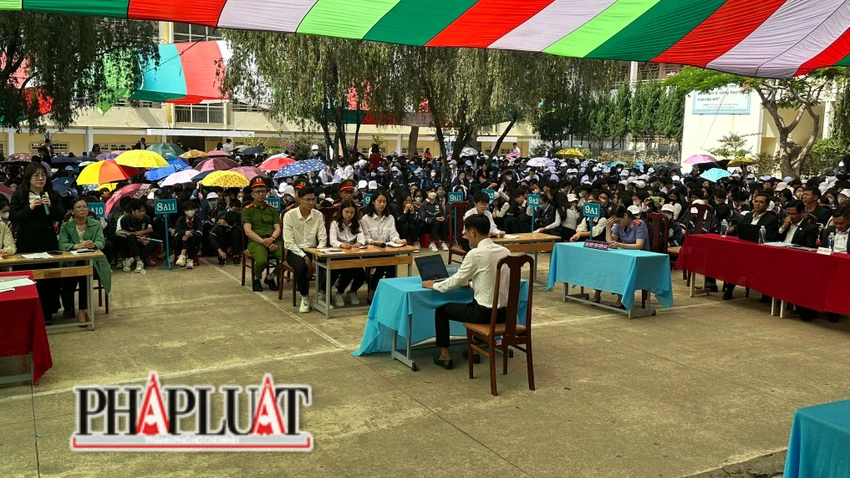 Nhiều phụ huynh đánh giá rất cao phiên toà giả định. Ảnh: CTV