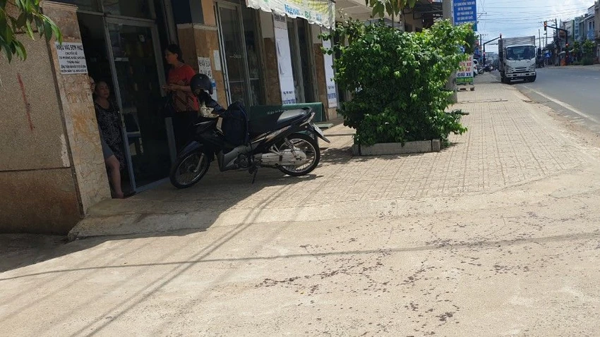Hiện trường vụ ông Ngô Huệ bị đâm. Ảnh: VT Hiện trường vụ ông Ngô Huệ bị đâm. Ảnh: VT