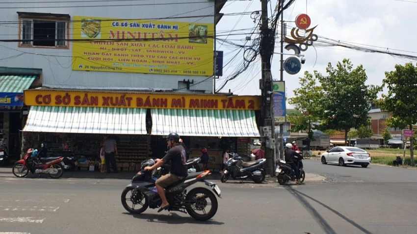 Tiệm bánh mì Minh Tâm bị lừa 50 triệu đồng. Ảnh: VT Tiệm bánh mì Minh Tâm bị lừa 50 triệu đồng. Ảnh: VT