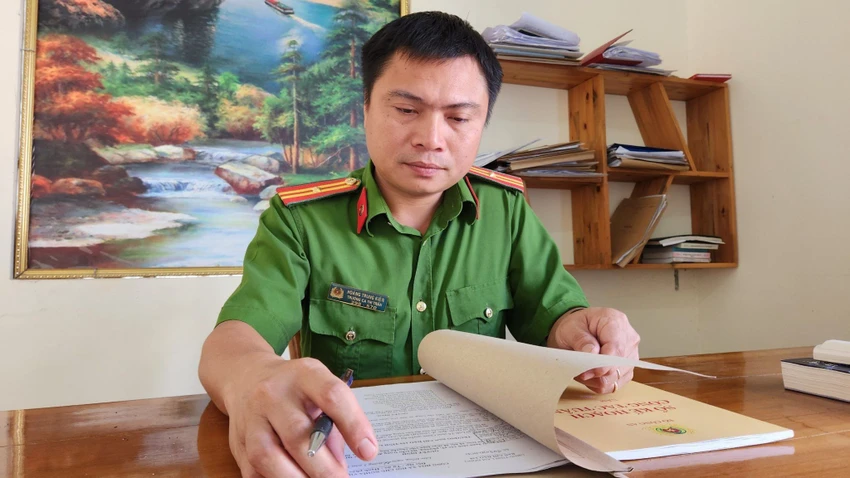 Thiếu tá Hoàng Trung Kiên. Ảnh: VÕ TÙNG Thiếu tá Hoàng Trung Kiên. Ảnh: VÕ TÙNG