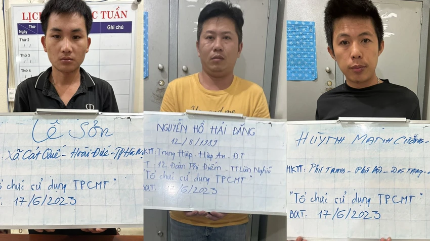 3 nghi can bị bắt vì thuê phòng karaoke để sử dụng ma túy. Ảnh: CACC