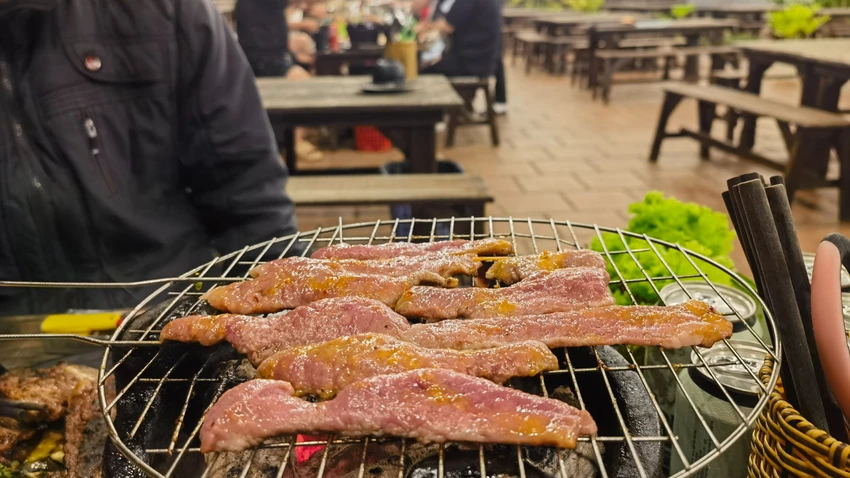 Nhiều quán ăn ở TP Đà Lạt dùng vú heo trôi nổi bán cho thực khách