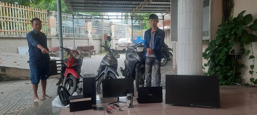 Công an thu giữ nhiều tài sản của người dân khi bắt giữ Trọng và Thuận.