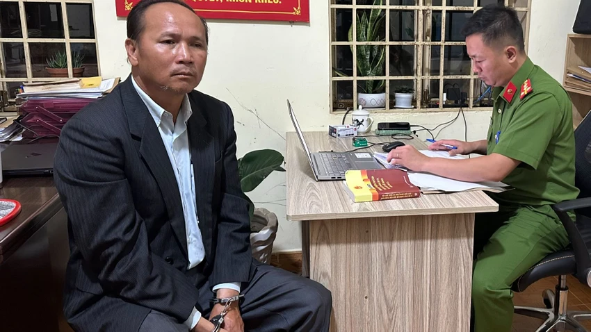 Ông Nguyễn Tự Cường tại cơ quan điều tra. Ảnh: VÕ TÙNG