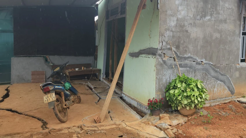 Đời sống người dân đang bị ảnh hưởng nghiêm trọng Đời sống người dân đang bị ảnh hưởng nghiêm trọng