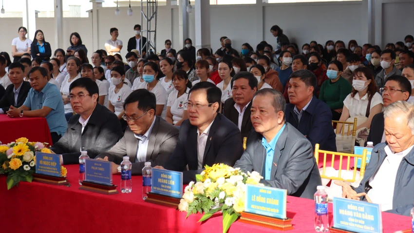 thuong-truc-ban-bi-thu-1.JPG