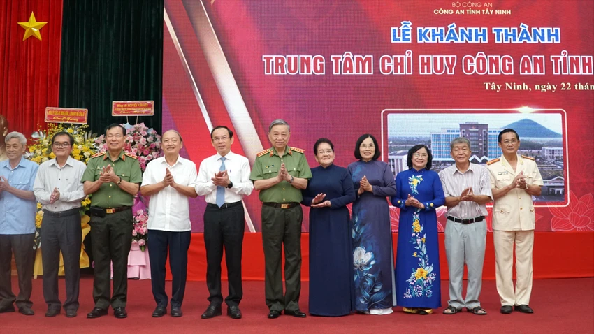 bo-truong-bo-cong-an-b.JPG