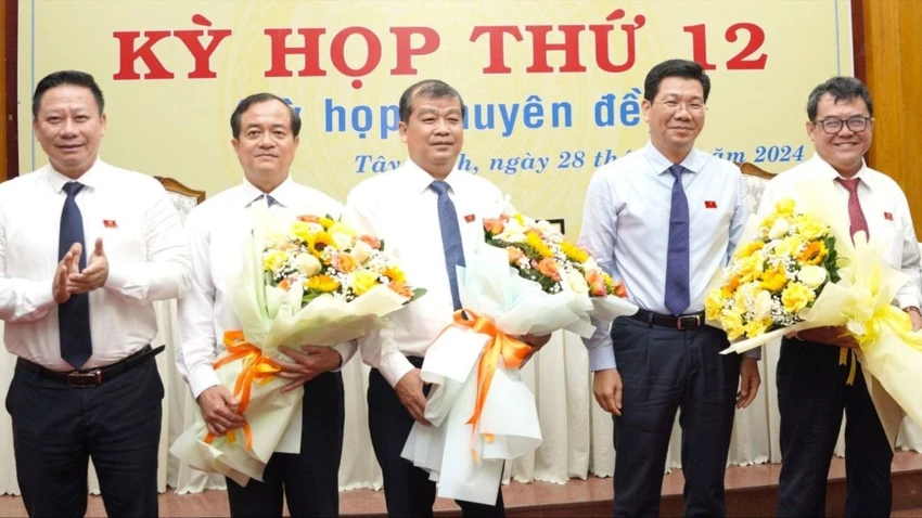 Ông Nguyễn Hồng Thanh làm Phó Chủ tịch UBND tỉnh Tây Ninh