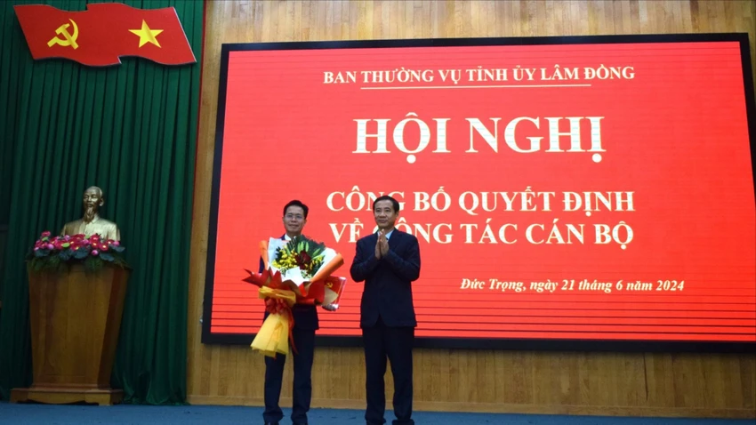bi-thu-huyen-uy-33.jpg