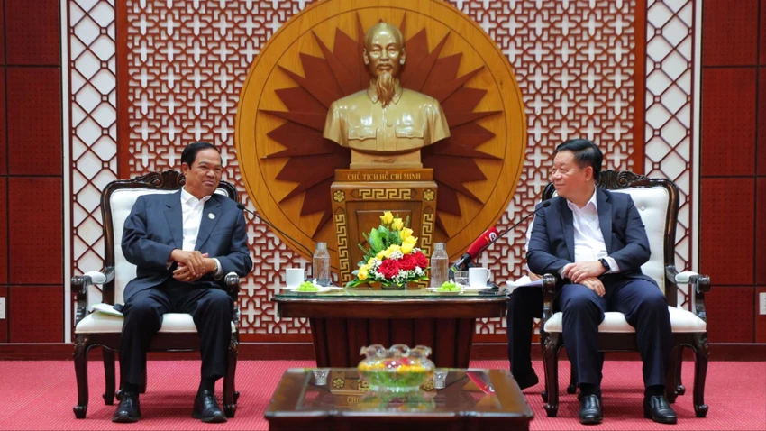 Trưởng Ban Tuyên giáo Trung ương Nguyễn Trọng Nghĩa tiếp xã giao Đoàn đại biểu Hội Cựu chiến binh Campuchia