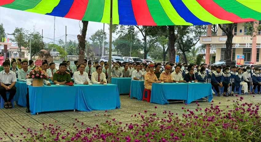 khai-giang-nam-hoc-moi-b.jpg