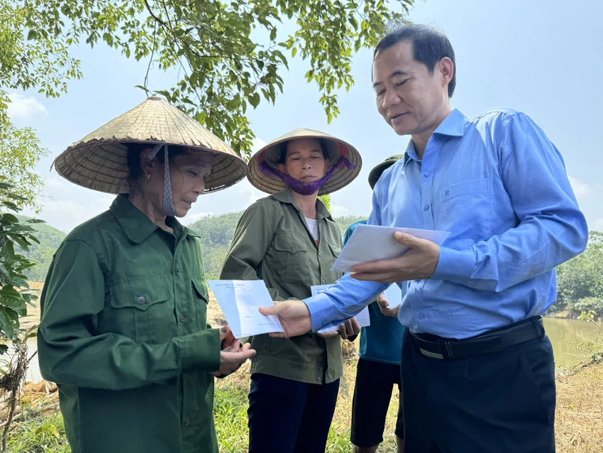 quyen-bi-thu-2.jpg