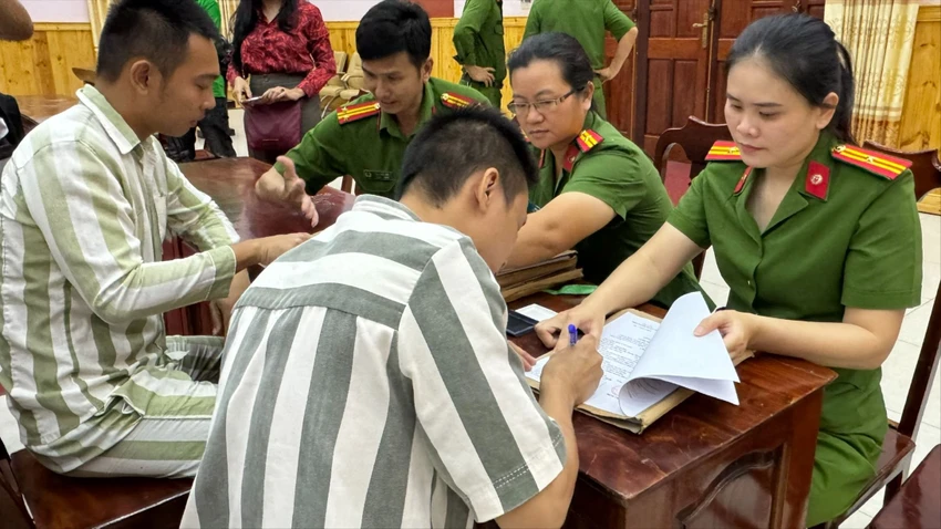 quyet-dinh-dac-xa-sua.jpg
