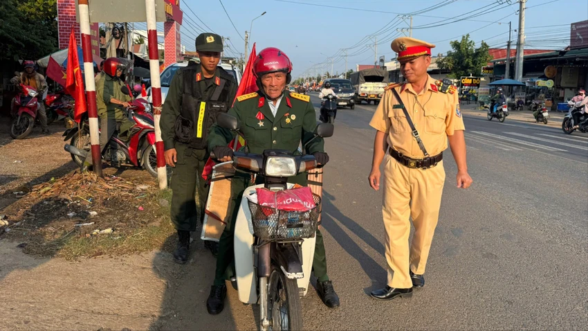 cuu-chien-binh-2.jpg