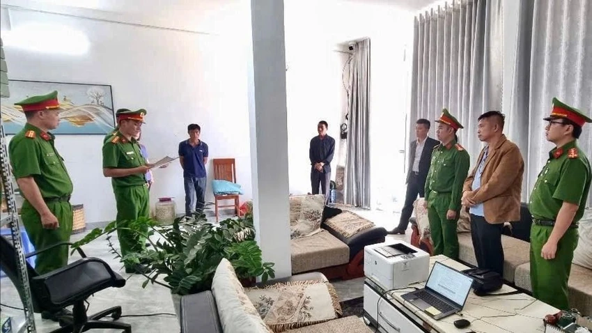 Bắt tạm giam Giám đốc và Phó Giám đốc công ty Nam Ban Silk