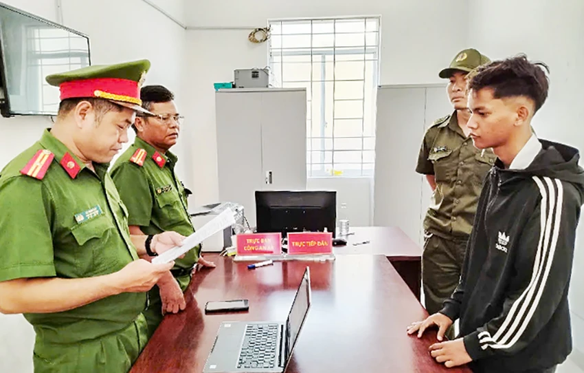 Mâu thuẫn trên mạng.jpg