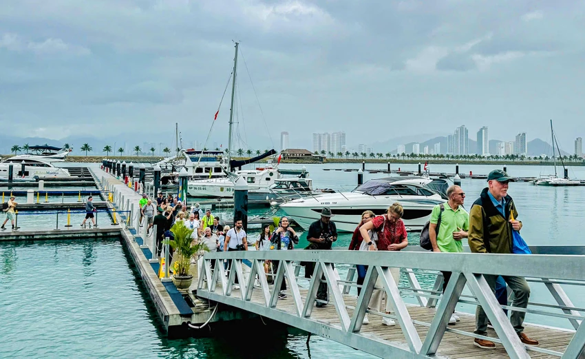 Khánh Hòa có bến tàu xuống ở công viên bến du thuyền Ana Marina Nha Trang. Ảnh: AT 1.jpg