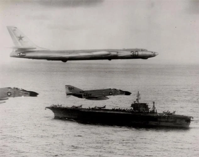 ‘Gấu Nga’ Tu-95: Đối thủ xứng tầm của ‘Pháo đài bay’ B-52 ảnh 2