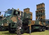 Tên lửa Hàn Quốc bất ngờ tự phóng, nổ tung trên không