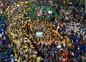 Indonesia biểu tình vì dự luật cấm quan hệ trước hôn nhân