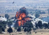 Hình ảnh Mỹ ném bom phá hủy căn cứ ở Syria trước khi rời đi