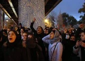 Ông Trump cảnh báo Iran 'không được giết người biểu tình'